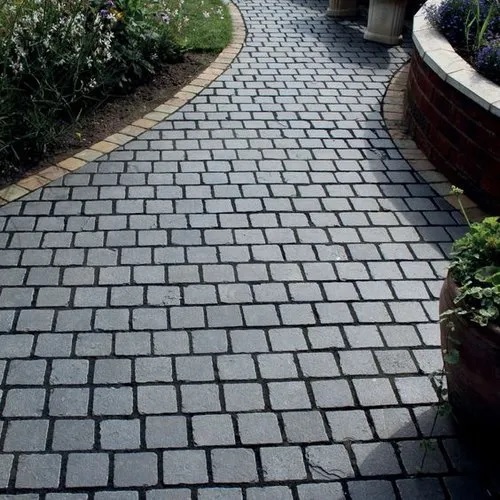 Cobble Setts Black Natural Limestone 100x100 30mm-50mm