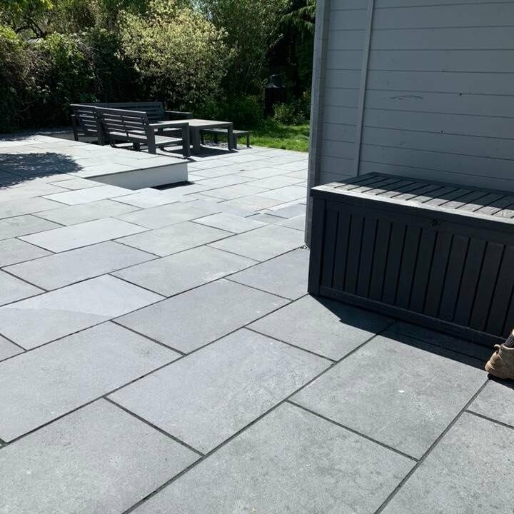 Kota Blue Limestone 900x600 Brush Tumbled Paving Slabs