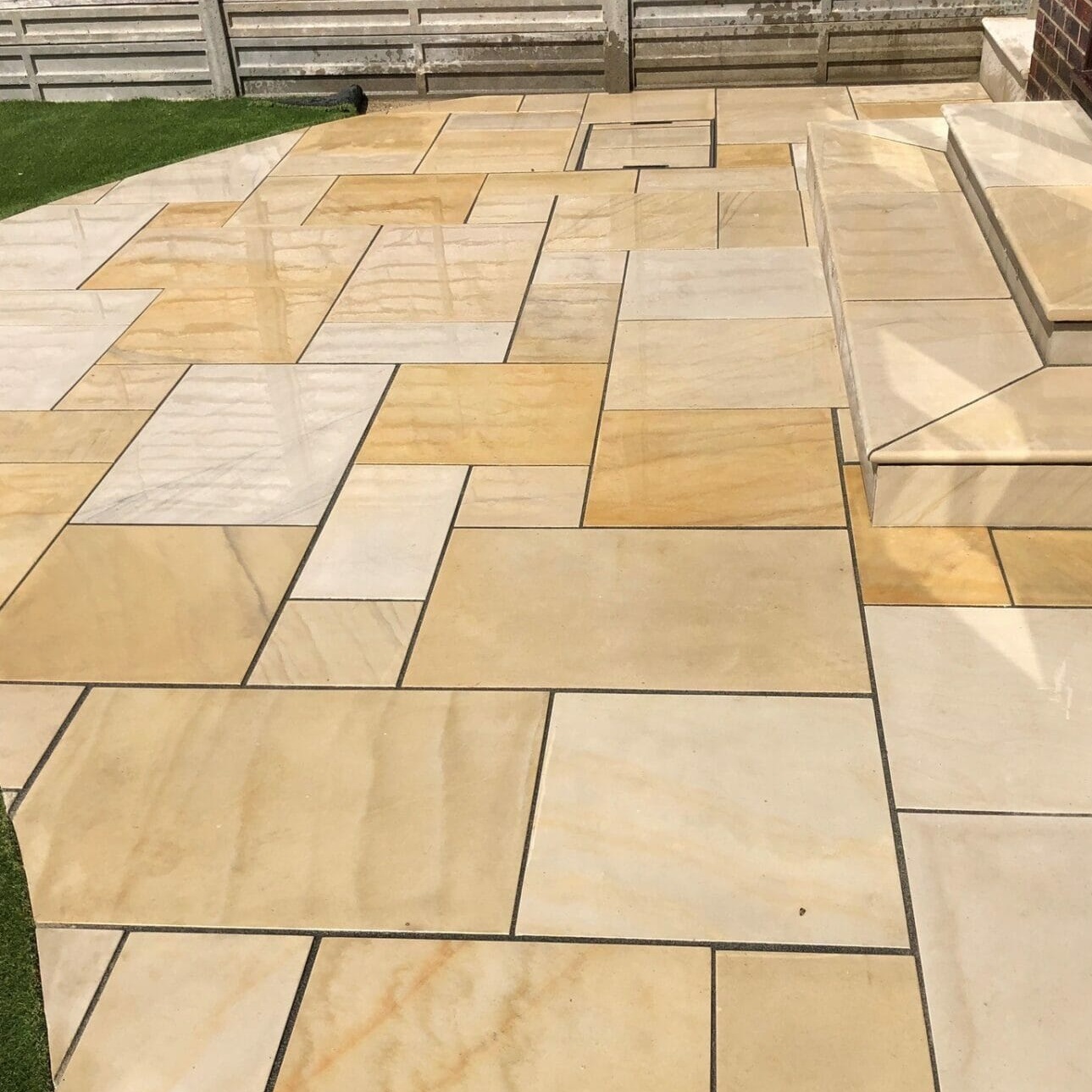 Smooth Sandstone Mint Ivory Paving Slabs Mixed Size