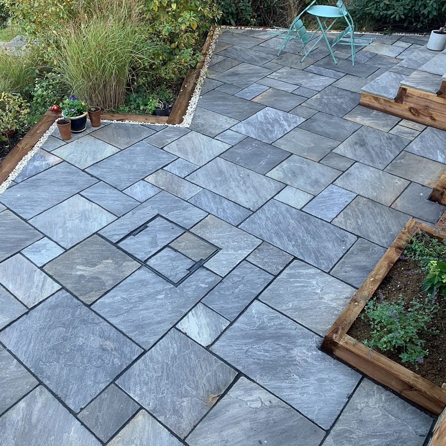 Sagar Black Natural Mixed Size Sandstone Paving Slabs 600 Series